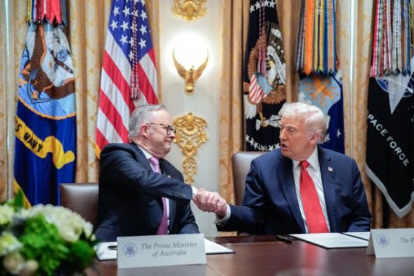 捷元网 美澳签协议，特朗普夸口：一年后将有好多稀土，都用不完