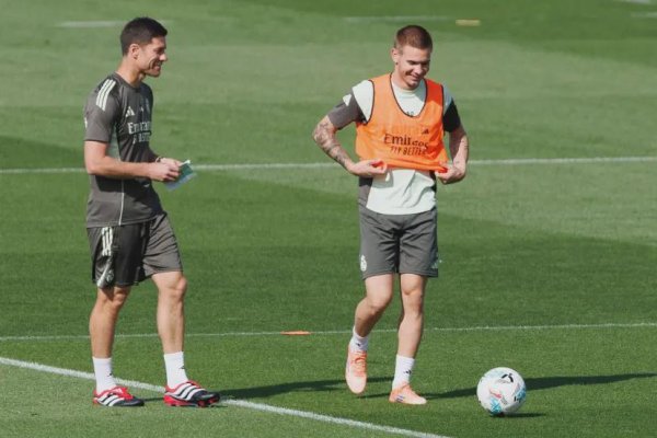 亿腾证券 西媒：效仿穆里尼奥，阿隆索放弃在安菲尔德进行赛前训练